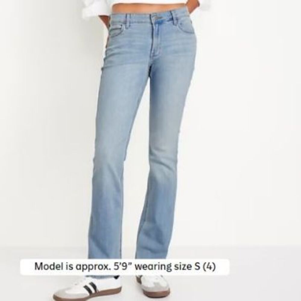 Old Navy Mid-Rise WOW Boot-Cut Jeans Size 12 Regular Light Wash NWT